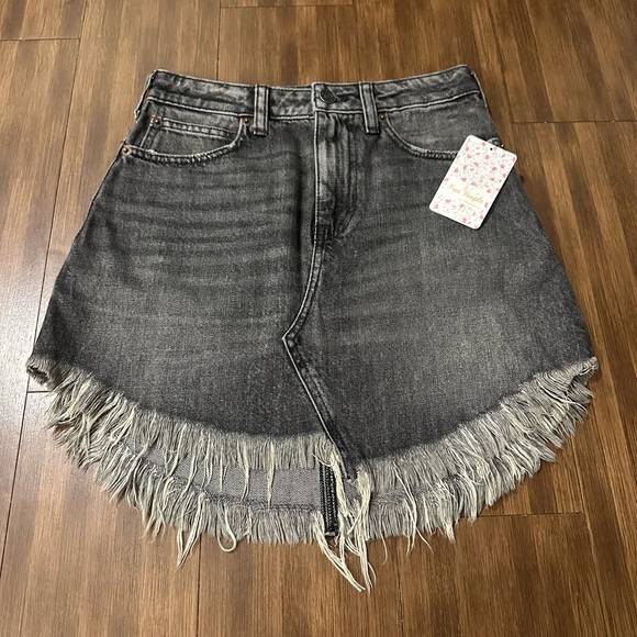 NWT free people we the free maverick frayed fringe mini skirt black denim sz 24 - Picture 2 of 7